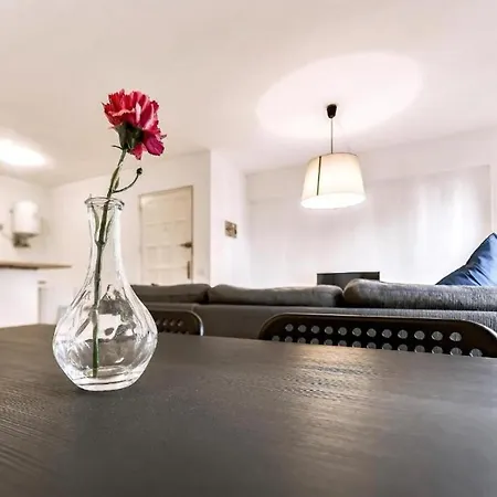 Apartamento De 2 Dormitorios Con Wifi, Cerca De Playa, En