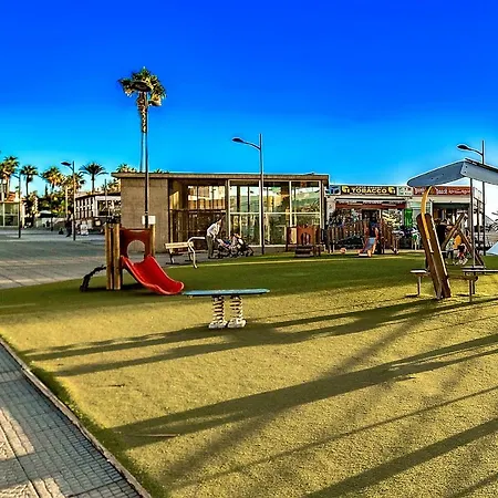 Apartamento De 2 Dormitorios Con Wifi, Cerca De Playa, En شقة